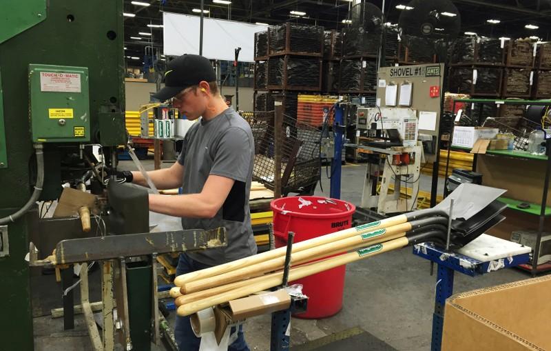 US manufacturing production rebounds outlook remains weak