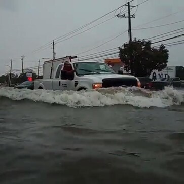 Torrential Imelda rains kill 2, flood homes, snarl travel around Houston Torrential Imelda rains kill 2, flood homes, snarl travel around Houston