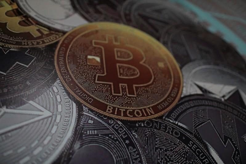 Bitcoin drops to more than three-month low vs dollar, briefly trades below $8,000