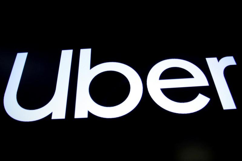 Uber to launch UK driver loyalty scheme amid licence battle