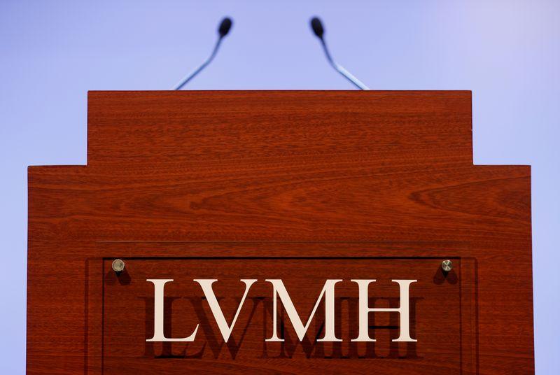 LVMH announces this Wednesday that it has decided, in agreement