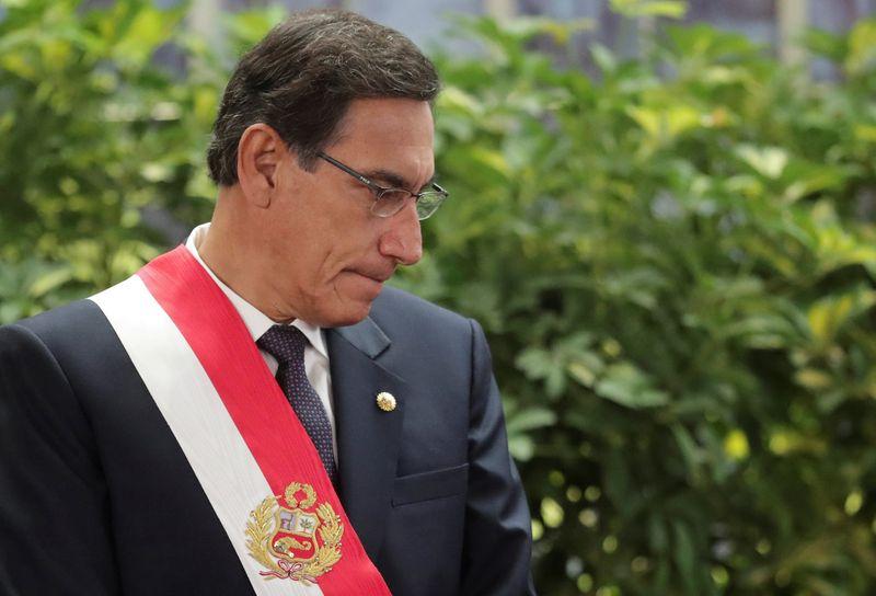 Peru prosecutor raids homes amid Vizcarra impeachment turmoil