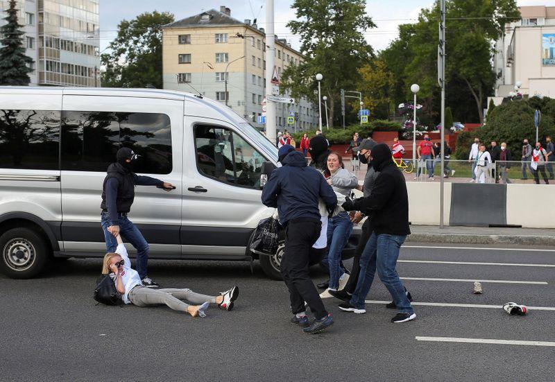 At least 100,000 Belarus protesters flood streets to demand end of Lukashenko At least 100,000 Belarus protesters flood streets to demand end of Lukashenko
