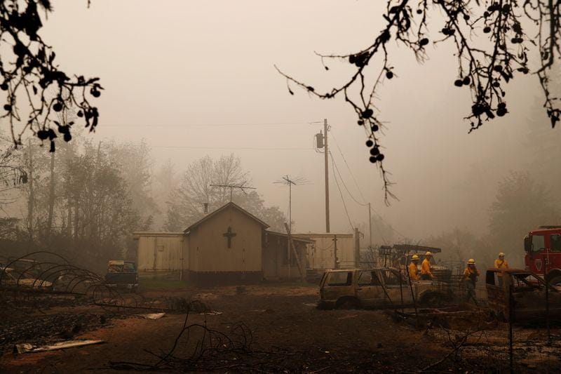 Thousands of Oregon evacuees shelter from wildfires under smokefilled skies
