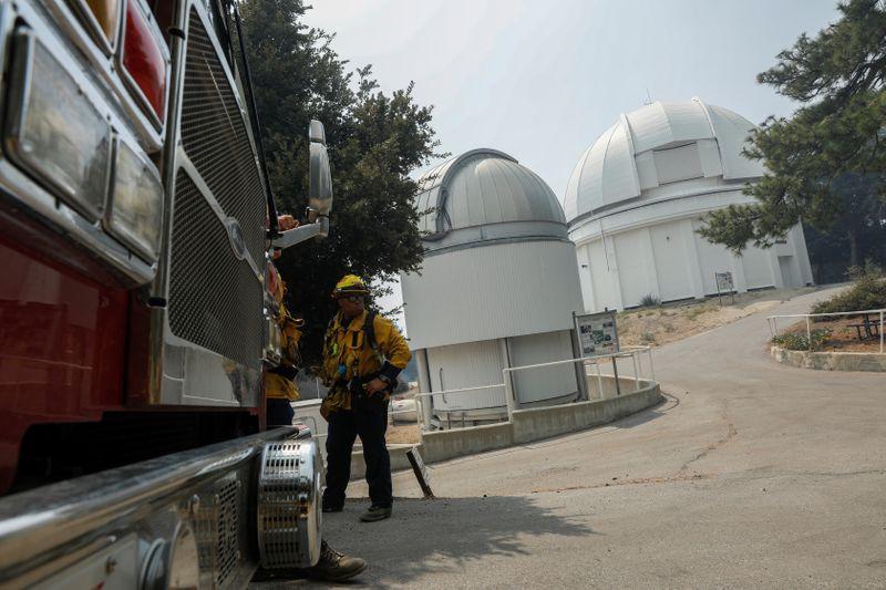 Firefighters start to gain upper hand against US western wildfires