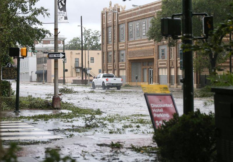 Hurricane Sallys rains wreak havoc on southeastern US states