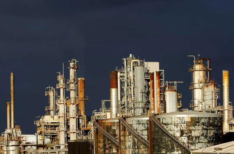 Oil refiners worldwide struggle with weak demand inventory glut