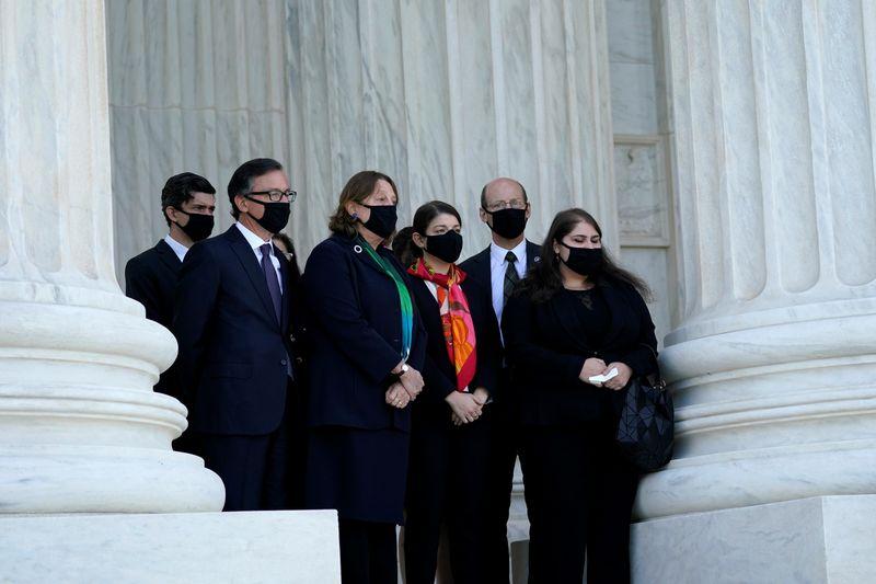 Mourners pay respects to Ginsburg at US Supreme Court