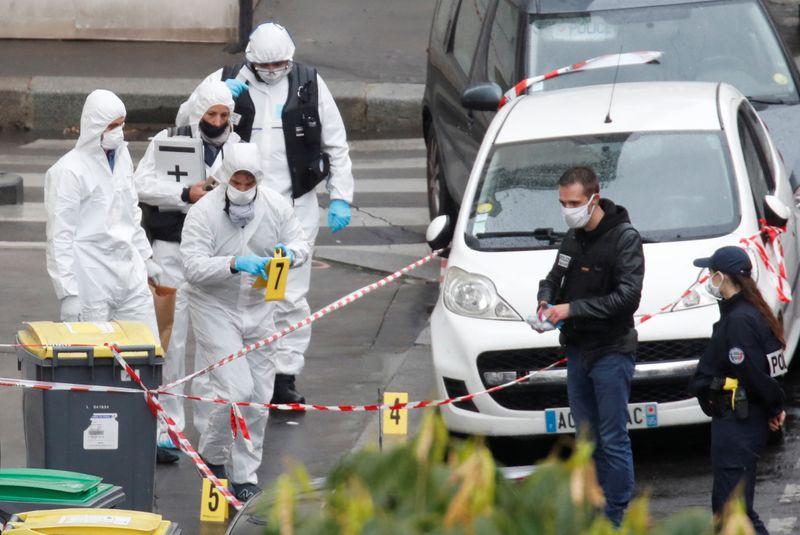 Paris knife attack suspect says he was targeting Charlie Hebdo  police source