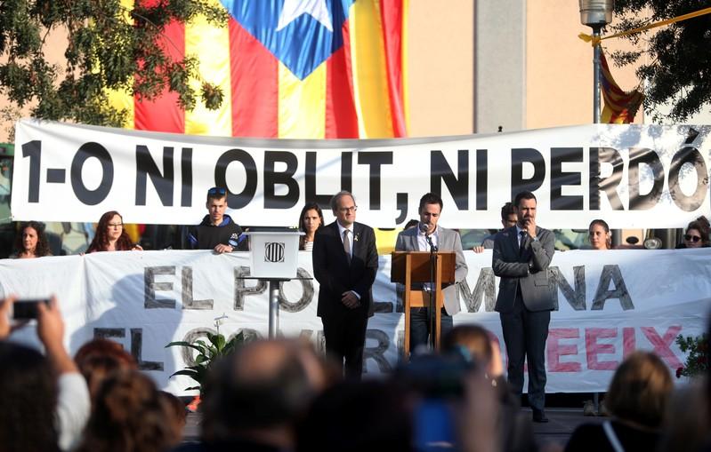 Police, protesters clash for Catalan referendum anniversary Police, protesters clash for Catalan referendum anniversary