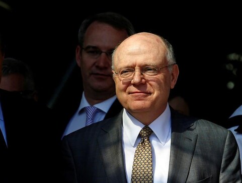 Pfizer to replace longtime CEO Read with veteran Bourla ...