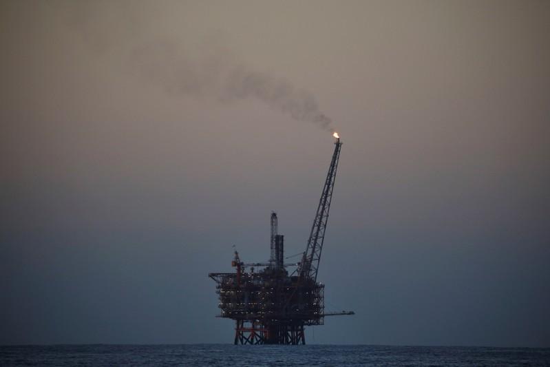 Oil dips but bounces off low on hopes for China stimulus