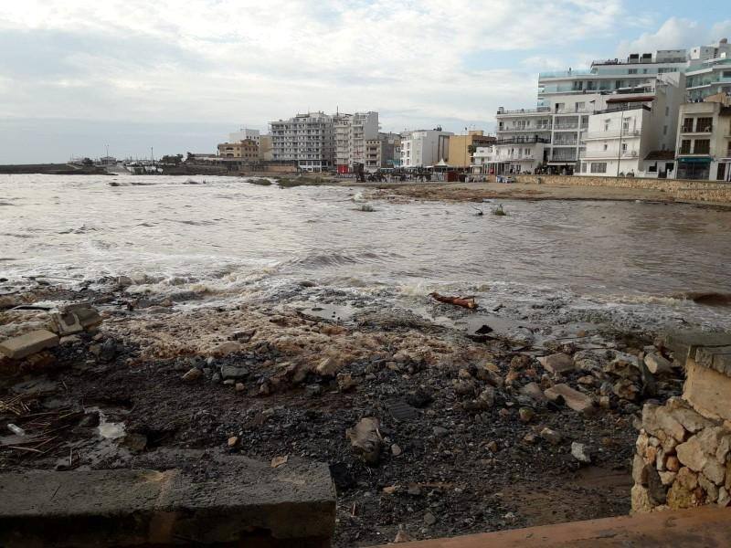 Floods kill at least ten on the Spanish island of Mallorca