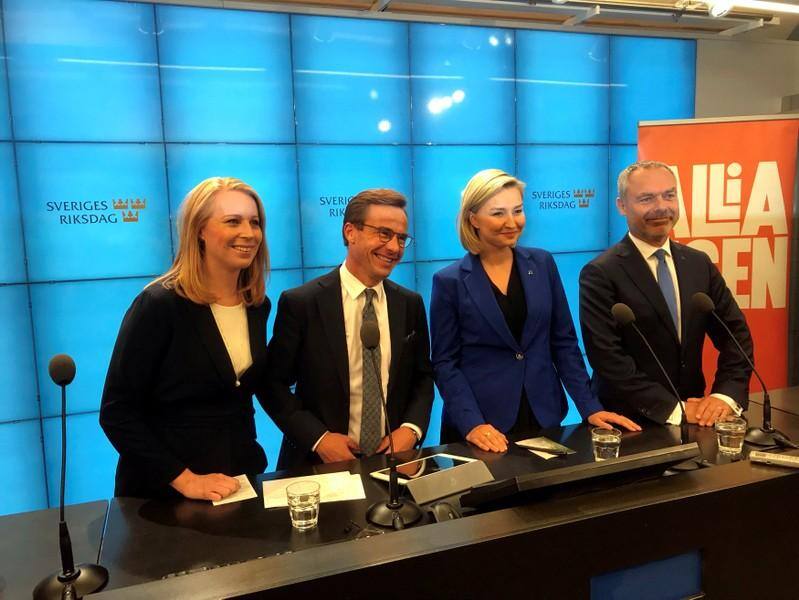 Swedish party suggests smaller minority govt to get past impasse