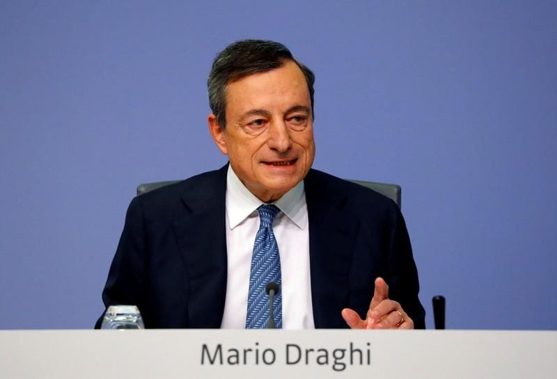 ECBs Draghi defends his independence amid attacks from Italy