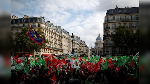Thousands peacefully protest French IVF law, avoiding repeat of 2013 violence