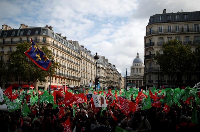 Thousands peacefully protest French IVF law, avoiding repeat of 2013 violence Thousands peacefully protest French IVF law, avoiding repeat of 2013 violence