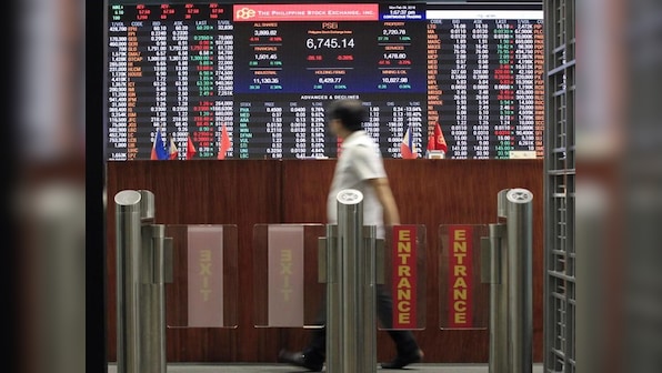 U.S. stock futures tumble on report of no progress in Sino-U.S. talks