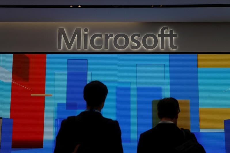 Microsoft forecasts cloud sales above expectations