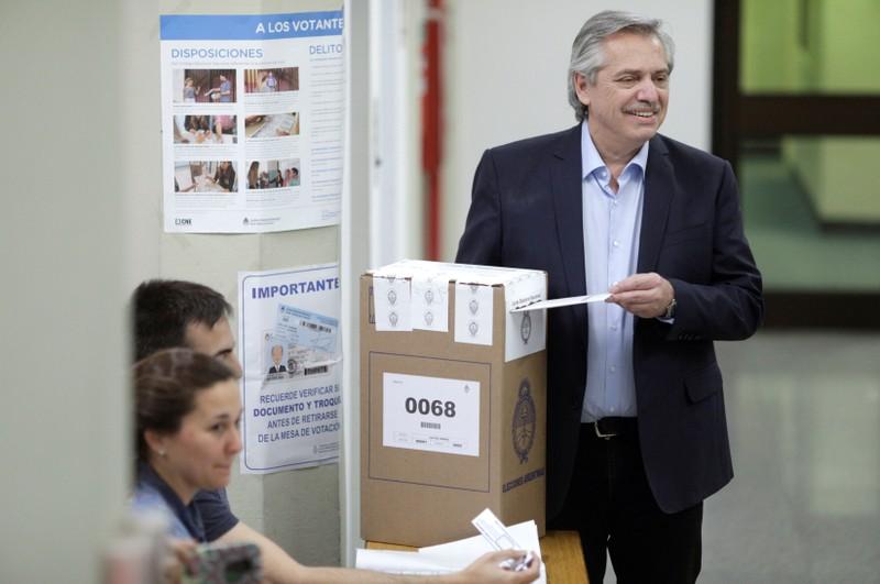 Argentine local media say Fernandez beats Macri in presidential vote - TV Argentine local media say Fernandez beats Macri in presidential vote - TV