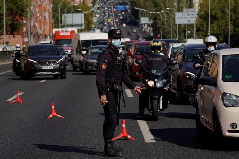 Madrid residents angry as Spain government reimposes state of emergency