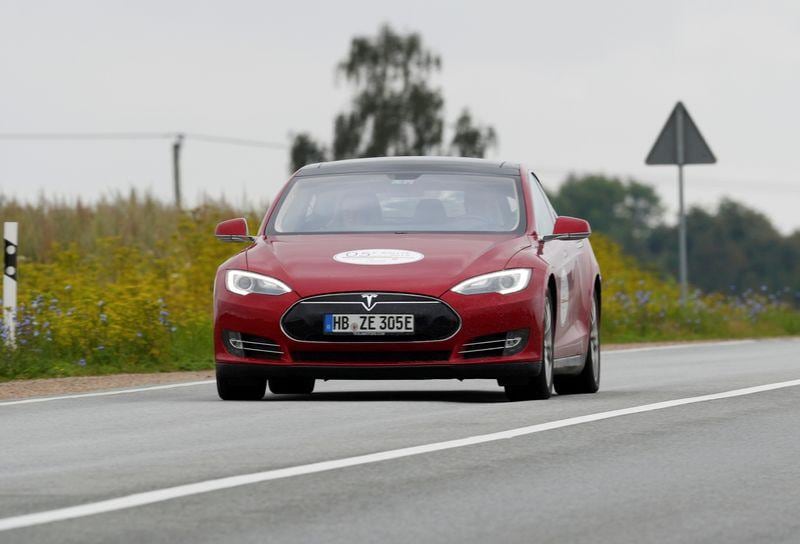 Teslas backtoback price cuts bring sticker on US Model S below 70000