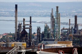 Facing Wave Of Closures Oil Refiners Turn To Biofuels Business News Firstpost The complete line works in the temeprature of about 260°c being designed and manufactured as customers ' requirements.