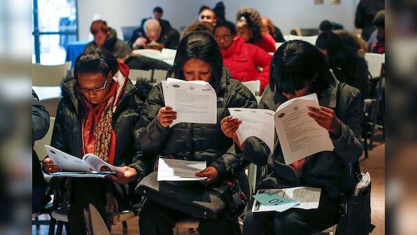 U.S. weekly jobless claims fall; many unemployed losing benefits