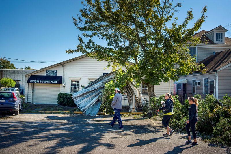 Fastmoving Hurricane Zeta kills three as it rips across US South