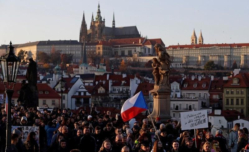 Czechs rally against PM Babis on Velvet Revolution anniversary