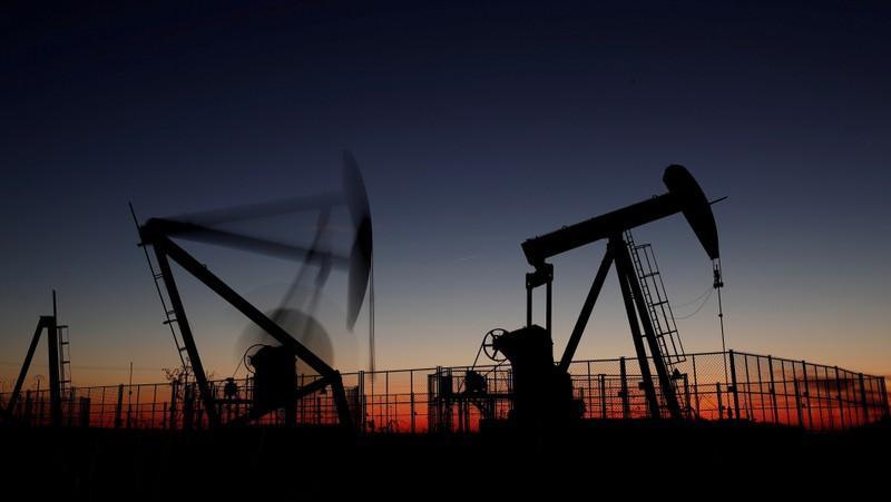 Oil plunges more than 6 percent despite potential OPEC cut
