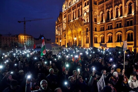 Students rally in Budapest to keep Soros-founded school Students rally in Budapest to keep Soros-founded school