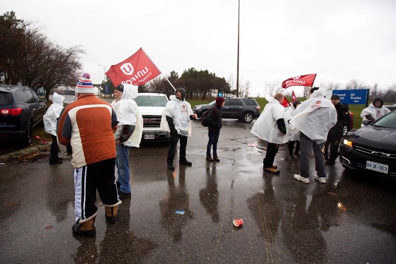 Canada blindsided by GM closure workers walk out in protest