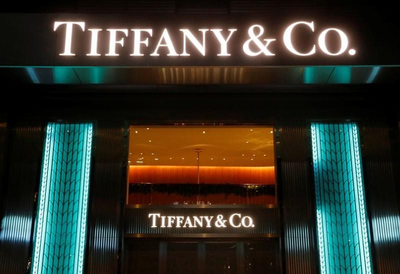 Tiffany sales to Chinese tourists disappoint shares fall sharply