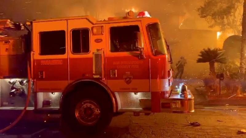 Southern California blaze threatens homes, orchards and oil fields Southern California blaze threatens homes, orchards and oil fields