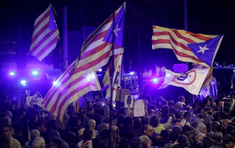 Catalonia has no king separatist protesters say during Spanish royals visit