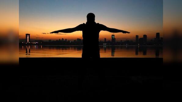 An extra 15 minute daily walk could boost global economy - study