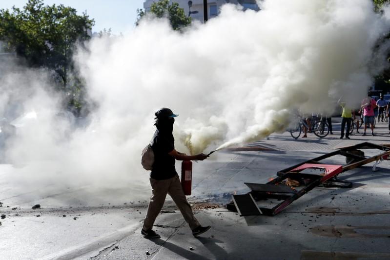 Chile prosecutor seeks to investigate claims of police torture of protesters