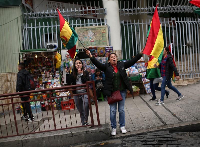 Bolivia's La Paz braces for violence as Morales supporters march on city Bolivia's La Paz braces for violence as Morales supporters march on city