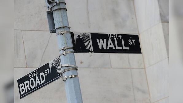 Most Wall Street workers to get slightly smaller bonuses in 2019: study