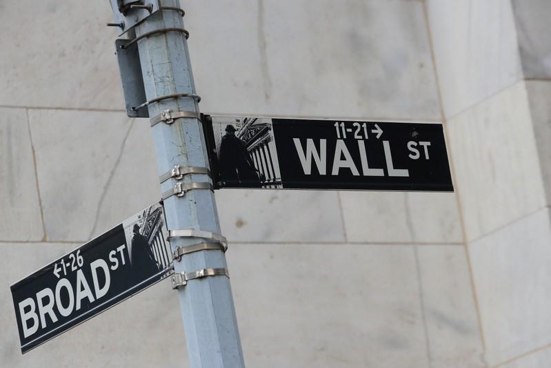 Most Wall Street workers to get slightly smaller bonuses in 2019: study Most Wall Street workers to get slightly smaller bonuses in 2019: study