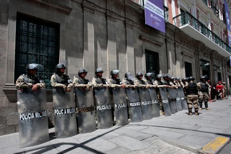 Bolivian military deploys armored vehicles to end blockade of key gas plant