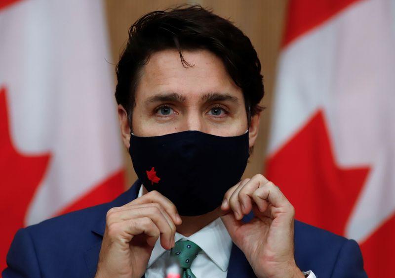 Trudeau says coronavirus vaccine news is light at the end of the tunnel