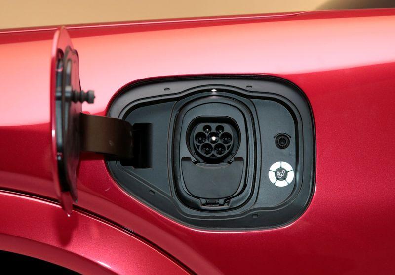 Volkswagens Electrify America rolls out PlugCharge payment feature for some EV owners