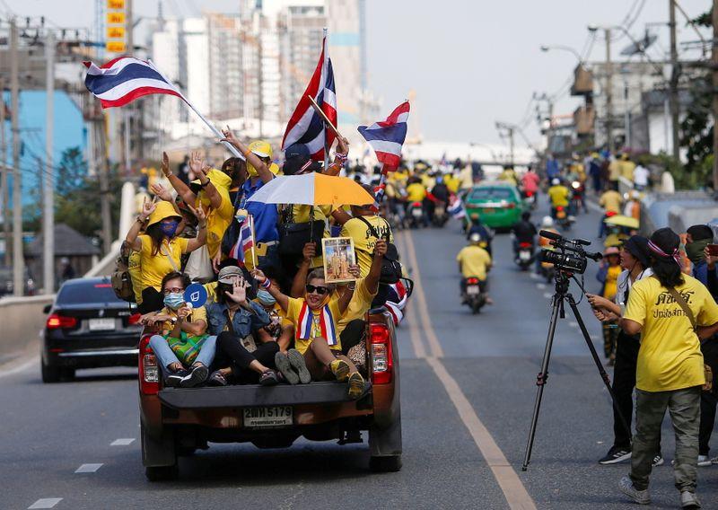 More than 40 hurt in Thailands most violent protests since new movement emerged