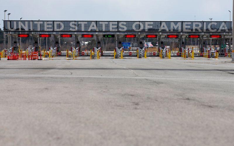 US extends restrictions at Canada Mexico land borders through Dec 21