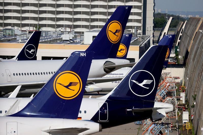Lufthansa to raise 12 billion from junk bond markets