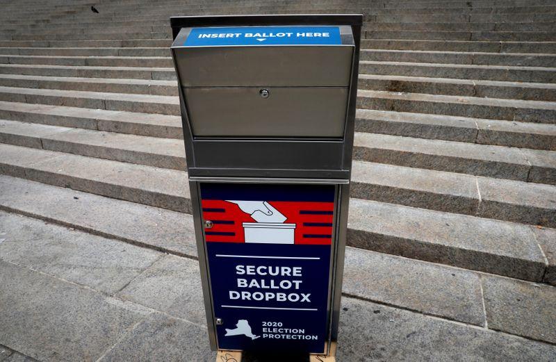 US appeals ruling that barred Postal Service changes before election