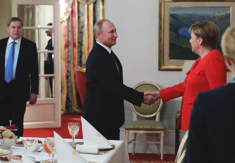 Trump U-TURN as US President meets Putin on sidelines of G20 Summit