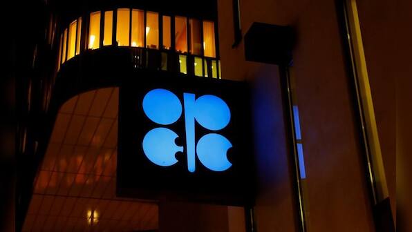 OPEC, Russia agree to slash oil output despite Trump pressure